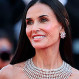 Demi Moore conquistó Cannes 2026 con dos vestidos que redefinen el glamour: de lunares a las lentejuelas clásicas