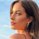 Inés de Ramón, novia de Brad Pitt, impone tendencia en París con blusa imprescindible para el verano