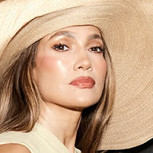 Jennifer Lopez eligió look recatado y minimalista para asistir a Wimbledon: Un accesorio llamó la atención