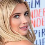 Emma Roberts deslumbró con vestido de novia inspirado en supermodelos de los 90
