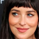 Dakota Johnson lució el vestido negro más sofisticado y atrevido de la temporada en Nueva York