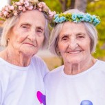 La emocionante sesión fotográfica del cumpleaños de las gemelas de 100 años