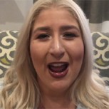 Mujer baja más de 100 kilos, pero sigue luchando contra la discriminación