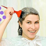 Cuidado, no es llegar y aplicar: Las precauciones que se deben tomar para teñir el pelo en casa