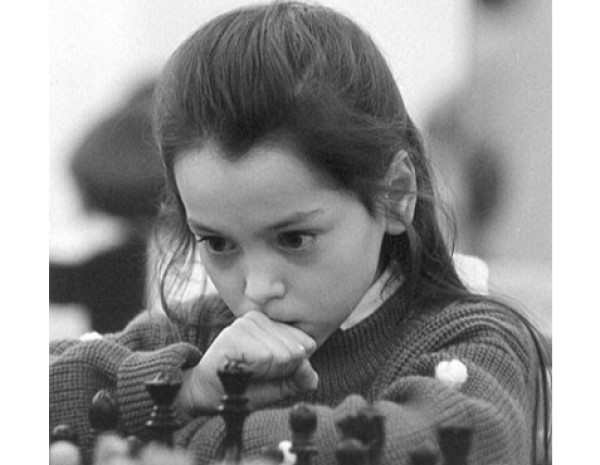 Alexandra Kosteniuk reina del ajedrez de niña
