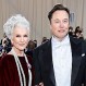 Maye Musk: La famosa madre de Elon y su exitosa carrera como modelo