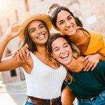 Estudio revela que elegimos nuestras amigas por cómo huelen