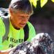 Inspiradora historia: Mujer recoge basura mientras camina y lidera más de 250 voluntarios