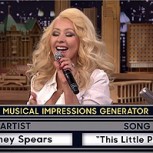 Sorprendente imitación de Christina Aguilera a Britney Spears y Shakira