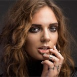 Escándalo por nuevo videoclip: Tove Lo realiza actos sexuales y provoca censura