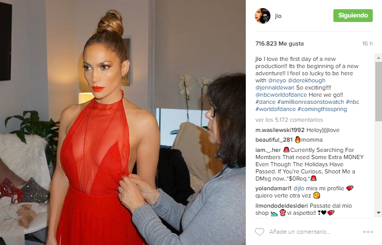 López publica foto con vestido transparente y sus fans revolucionan -