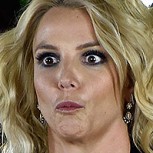 Oops!… Britney Spears queda semidesnuda en pleno show por vestido traicionero