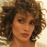 Jennifer López revoluciona las redes con fotografía en destacado mono rojo
