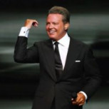 Cirujano de Luis Miguel revela qué le hizo para que luzca 20 años rejuvenecido