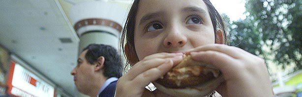 ¿Qué hacer cuando los niños exigen comida chatarra?