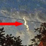 Anomalía en el cielo: Fenómeno dispara teorías que van desde un OVNI hasta un “dragón”