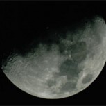 Creen que el Apolo 8 fotografió un OVNI gigantesco posado sobre la Luna