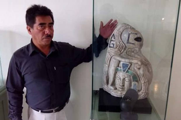 Escultura maya alien