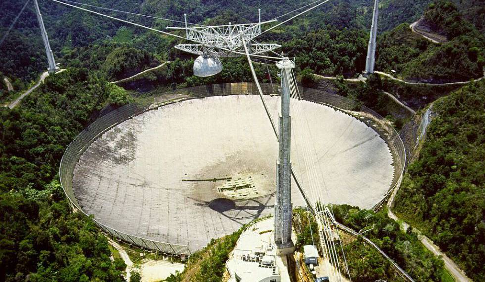 Foto: Radiotelescopio de Arecibo (Puerto Rico). /elpais.es