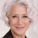 Helen Mirren cayó aparatosamente en Cannes y fue fotografiada en el momento exacto