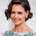 Katie Holmes fue detectada en evento de Dior en París y debió luchar contra su vestido para no generar un escándalo