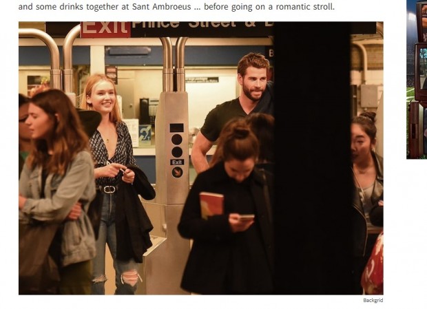 El actor de "Los Juegos del Hambre", junto a Maddison Brown en el metro de Nueva York / Captura www.tmz.com