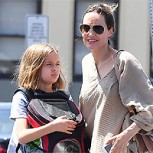 Angelina Jolie es captada con su hija Vivienne haciendo las compras de Navidad y todos se fijan en sus tatuajes