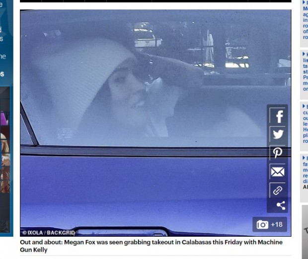 Megan Fox fue detectada en el automóvil del rapero Machine Gun Kelly y reflotó rumores de ruptura con Brian Austin Green / Captura www.dailymail.co.uk