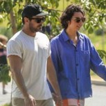 Captan a Zac Efron y su novia, la camarera que lo atendió en un bar de Australia: La pareja sigue más fuerte que nunca