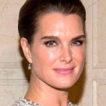 Brooke Shields reaparece caminando con la ayuda de un bastón: ¿Qué le ocurrió?