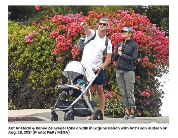 La pareja salió a pasear y llevaron al pequeño hijo del conductor de televisión / Captura hollywoodlife.com