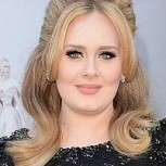 Adele volvió a los escenarios luego de cuatro años y lo hizo con un delicado estilo