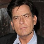Charlie Sheen es captado con uno de sus gemelos en medio de una controversia familiar por su hija mayor