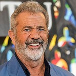 Mel Gibson, captado por paparazzis junto a su novia 35 años menor y su hijo Lars: Así se les vio en Malibú