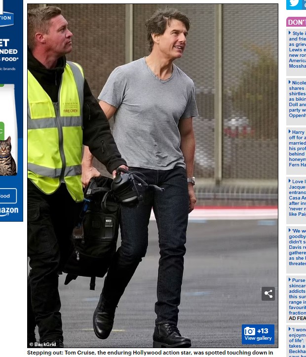 Tom Cruise, bajando de un helicóptero en Londres / Captura www.dailymail.co.uk