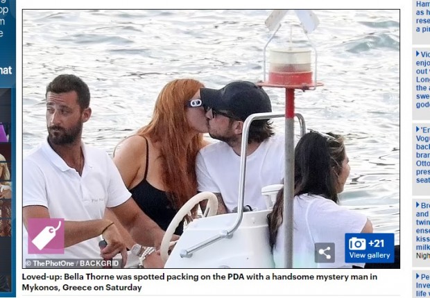 Dos meses después de romper con su novio Benjamin Mascolo, Bella Thorne fue sorprendida junto a misterioso hombre / Captura www.dailymail.co.uk