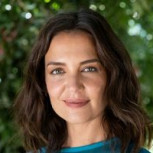 Katie Holmes muy sonriente en Nueva York tras anunciar que volverá a los escenarios 10 años después