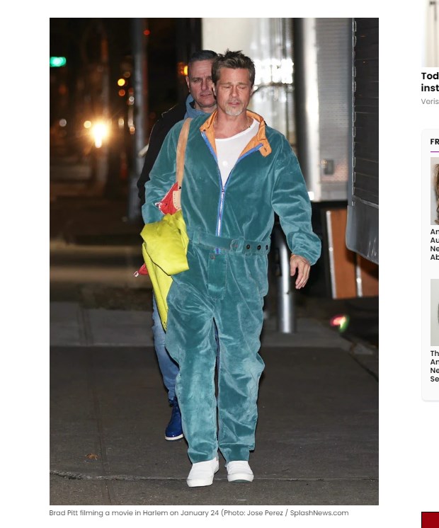 Brad Pitt sorprendió con este traje de terciopelo verde / Captura hollywoodlife.com