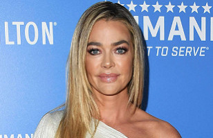 Denise Richards Fue Captada Por Paparazzis Con Un Estilo Muy Relajado E 