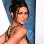 Kendall Jenner, enfundada en este sofisticado abrigo de cuero, sorprendió a los paparazzis