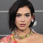 Dua Lipa es sorprendida por paparazzis junto al actor Callum Turner