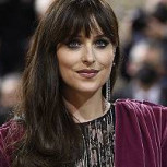 Dakota Johnson es fotografiada por paparazzis, en medio de acusaciones de que es exitosa gracias a la ayuda de sus padres