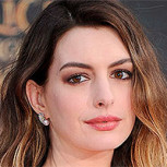 Anne Hathaway es captada muy relajada en lujoso yate en Grecia tras comprometedora revelación