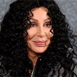 Cher sorprende con drástico cambio durante la presentación de sus memorias