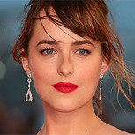 Dakota Johnson con el estilo más simple posible, después de que Chris Martin rechazó hablar sobre su relación
