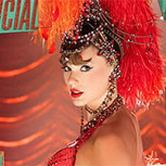 Taylor Swift volvió a esconderse debajo de paraguas, pero no pudo con los paparazzis