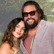 El increíble gesto de Jason Momoa a su novia Adria Arjona: Actor se llevó los aplausos en Londres