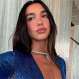 Dua Lipa posa con su hermana Rina disfrutando de una divertida salida familiar