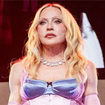 Madonna realiza peligrosa maniobra en medio de un show asombrando a sus fans