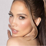 JLO marca tendencia una vez más con un atuendo definido como “la combinación” del verano europeo